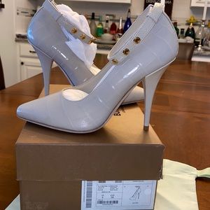 Brand néw Burberry beige Pumps